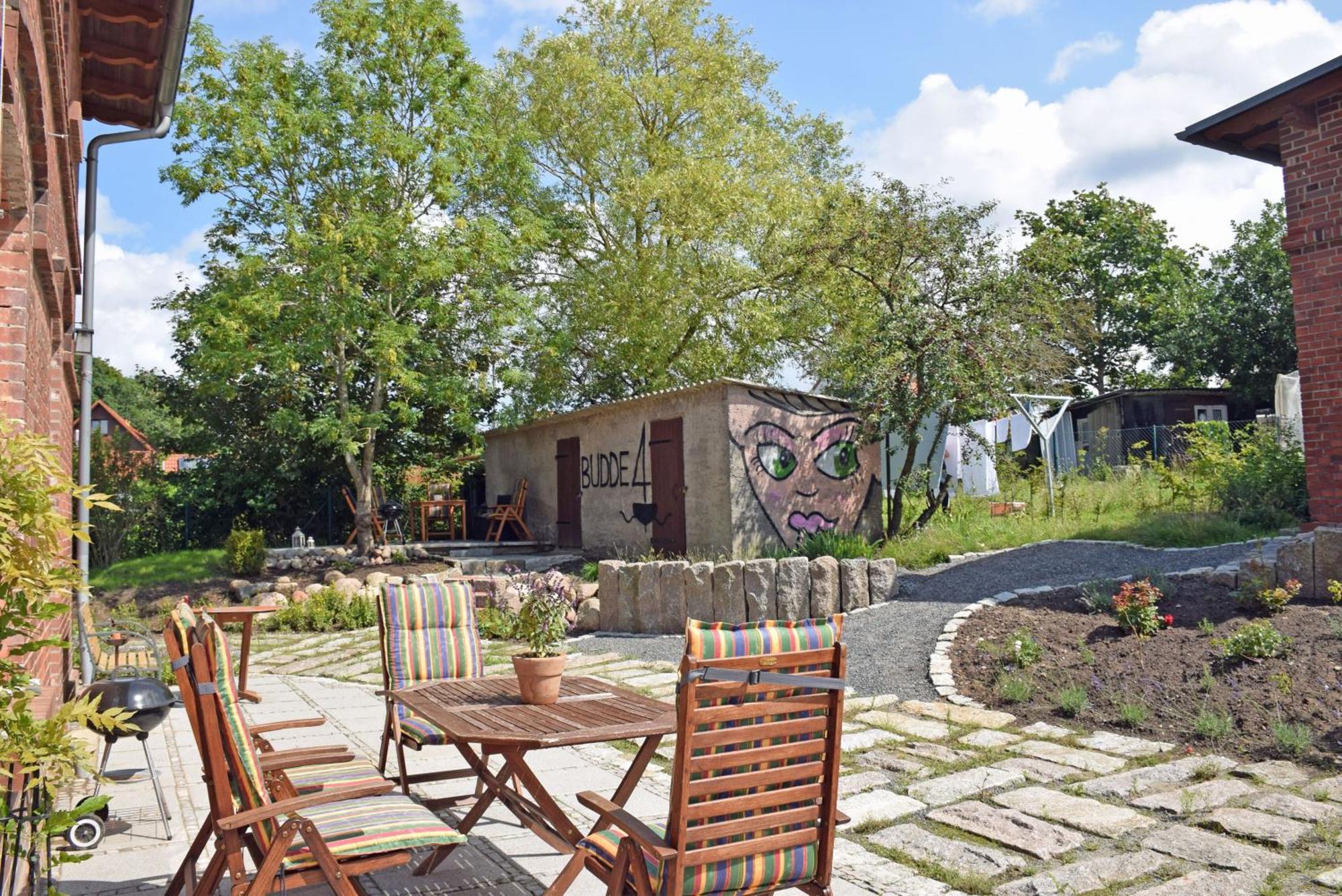 schöne Ferienwohnungen in Sassnitz mit Kamin und Terrasse Exterior foto